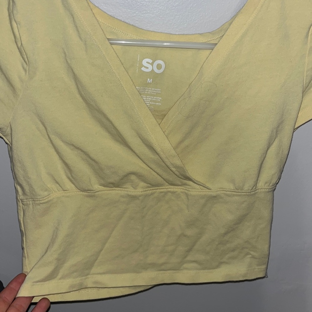 yellow criss cross t-shirt crop top